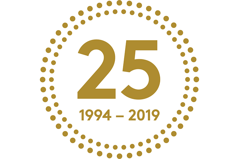 rund logga med guldprickar i mitten 25 1994-2019
