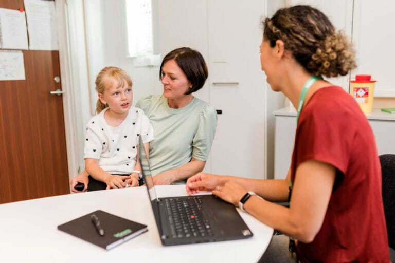 samtal med barn och vårdnadshavare med en skolsköterska via klara kompetens